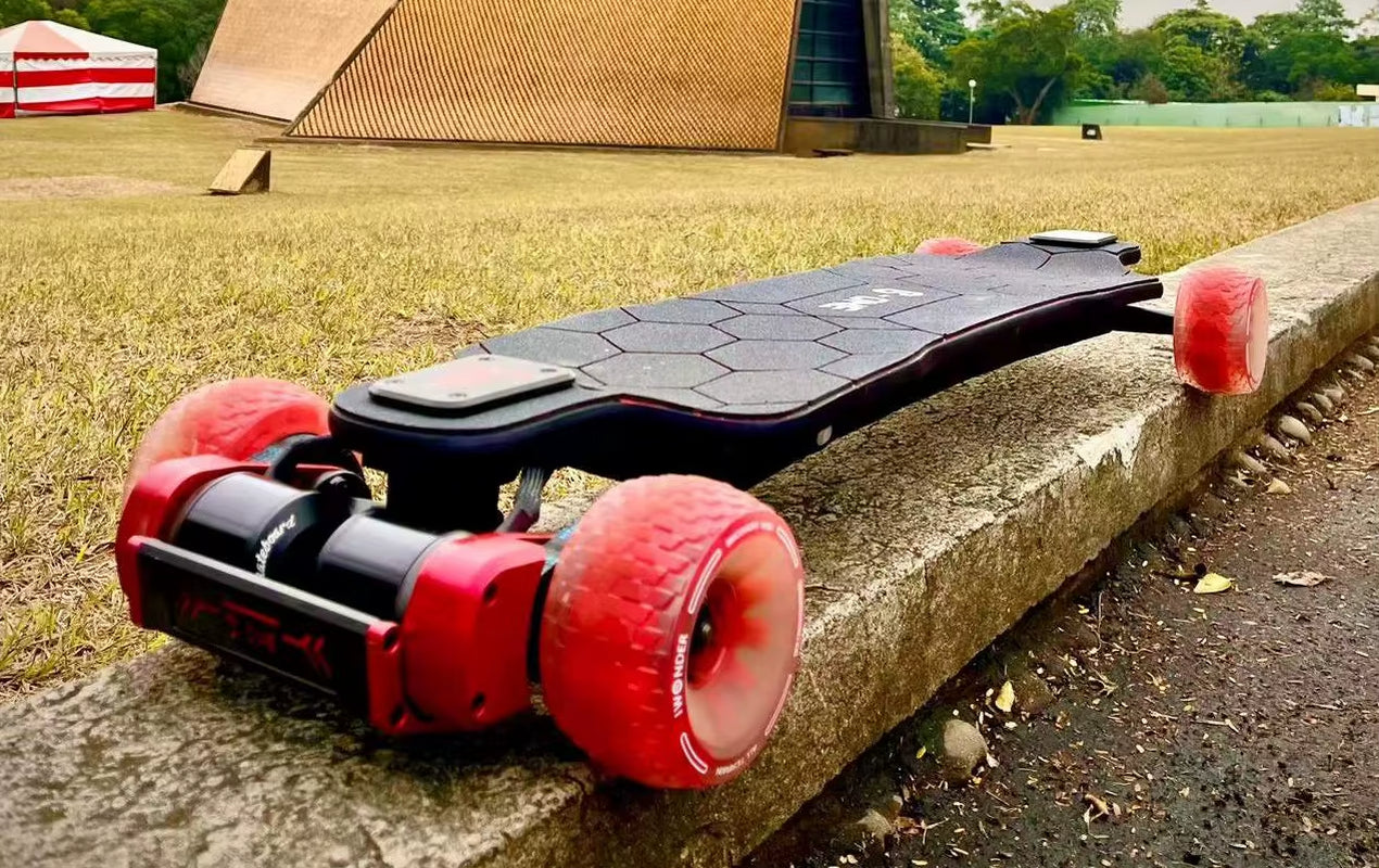 Carbon Long Range 78Km the Best All Terrain Electric Skateboard with 60Kph Top Speed